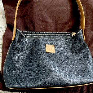 Dooney and bourke purse